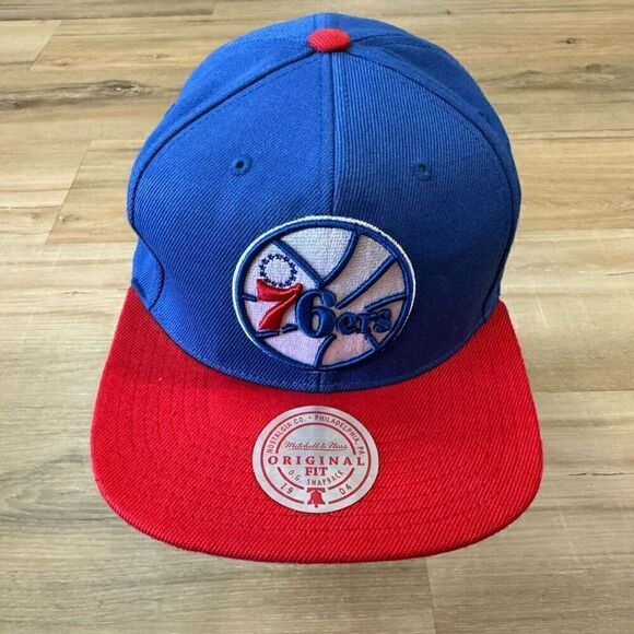 Mitchell & Ness Philadelphia 76ers Allen Iverson Edition Snapback Hat Blue Red - Picture 1 of 10